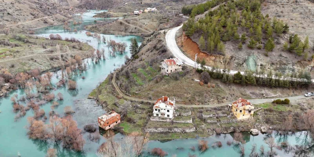 Kuru Topraklar Suya Doğdu! Bozkır Barajı’nda Görsel Şölen