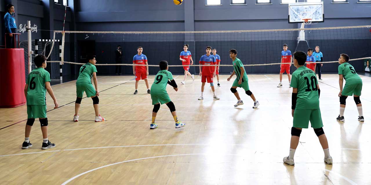 Karatay’da Gençlerin File Mesaisi: Kardeşlik Turnuvası Başladı