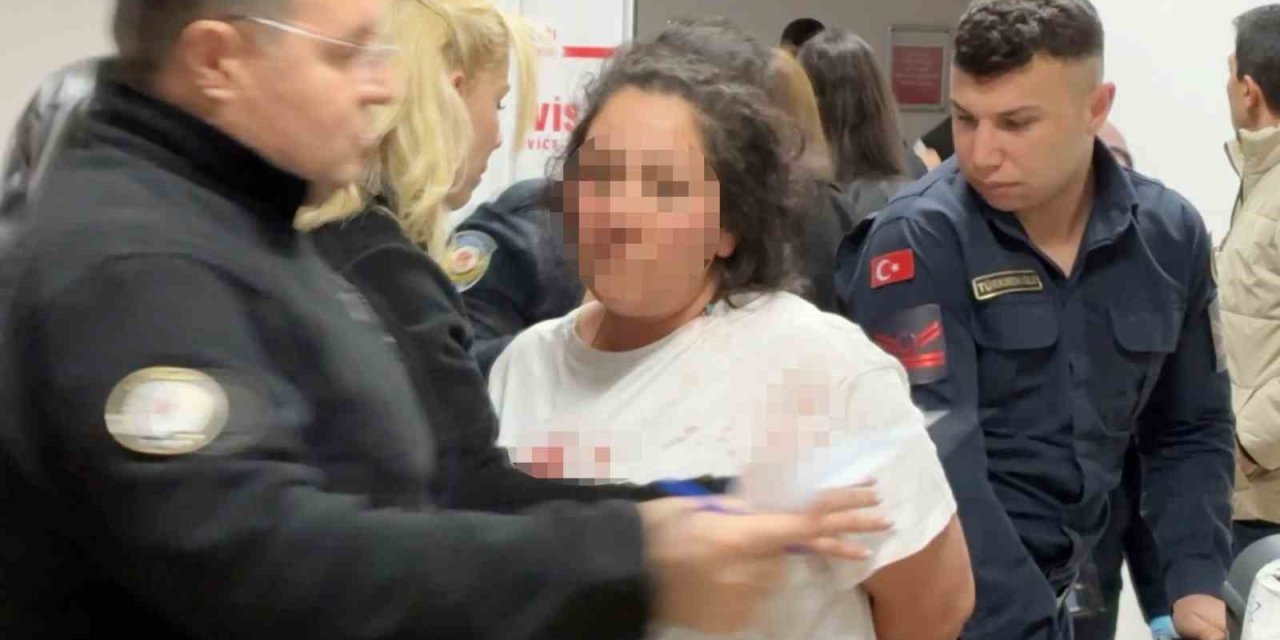 Oğlu Bıçakladı, Annesi Polise Tokat Attı! Hastanede İnanılmaz Anlar