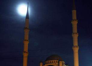Konya'da muhteşem ay manzaraları