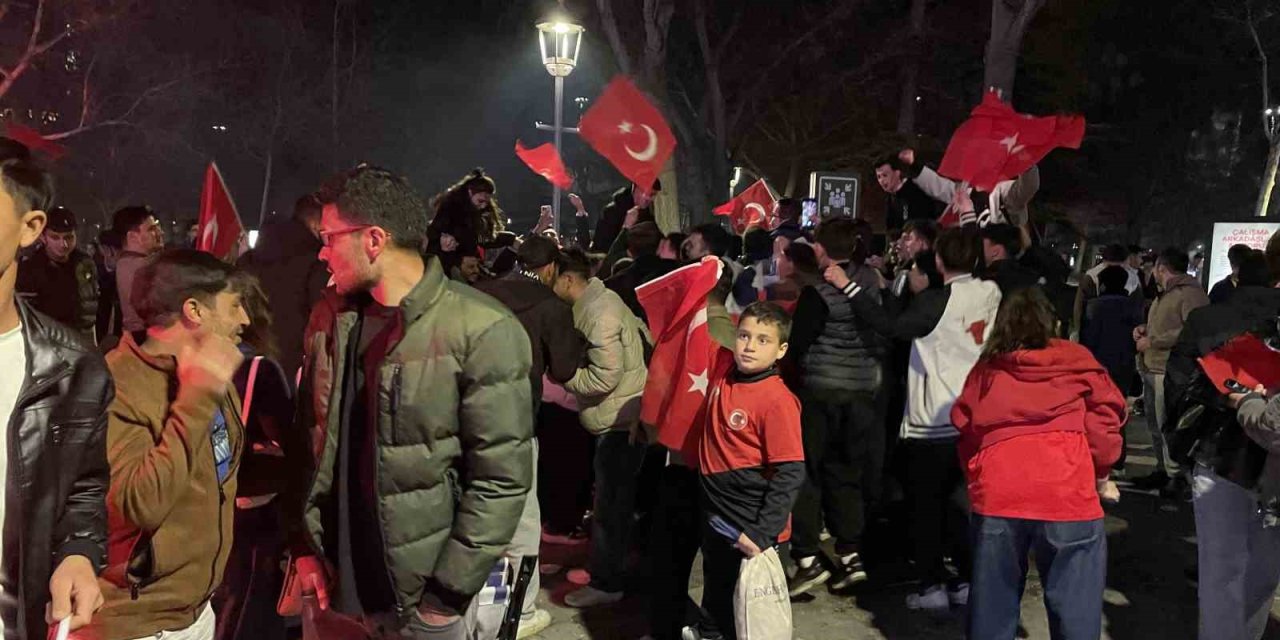 Milli Takım Dünya Kupası'nda: Konya Sokakları Zaferle İnledi