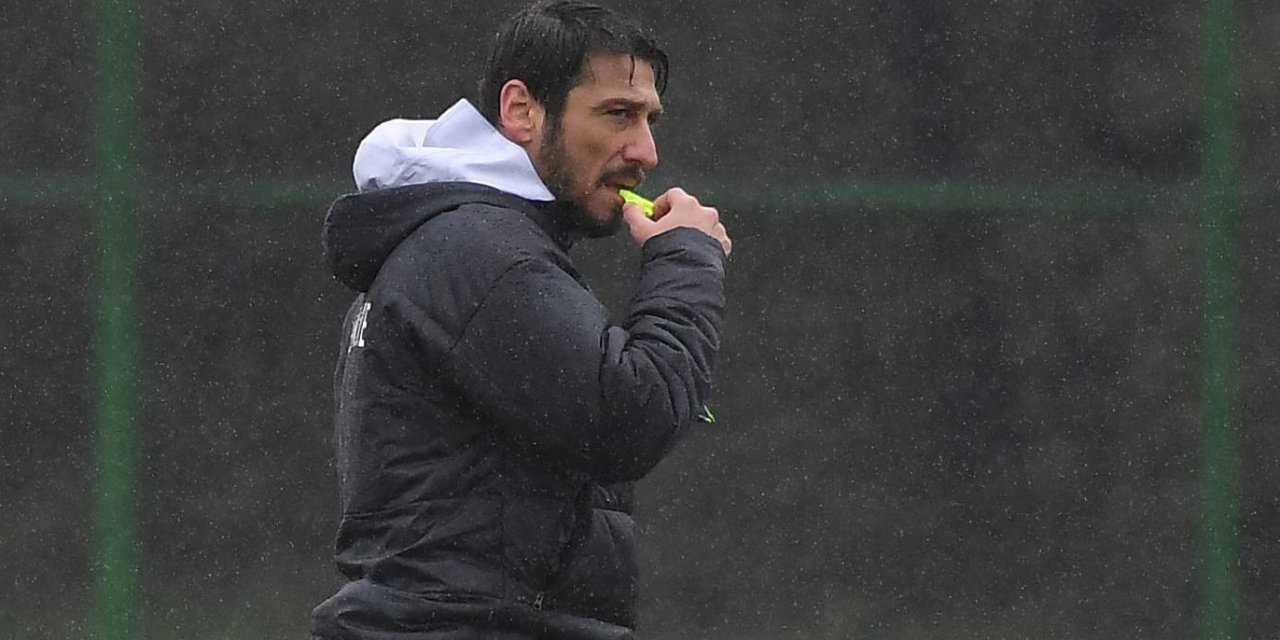 Egemen Korkmaz Maçta Korkuttu: Apar Topar Hastaneye Kaldırıldı!