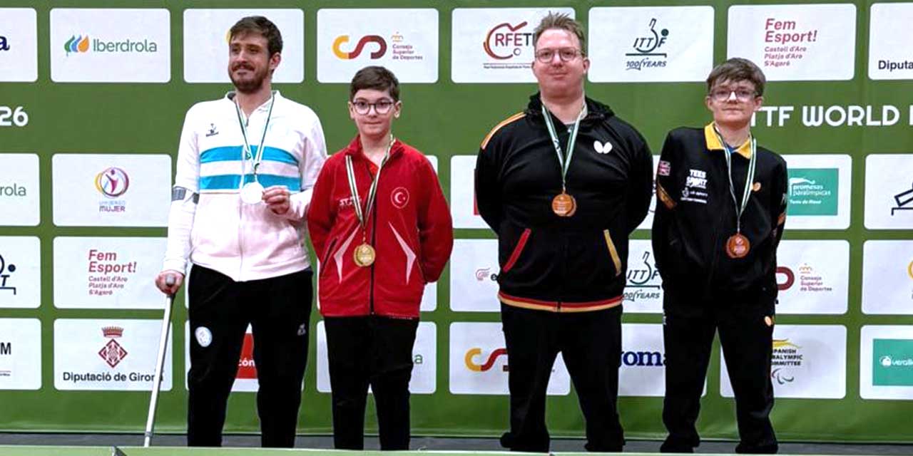 Karatay'dan Dünyaya Altın Smaç!