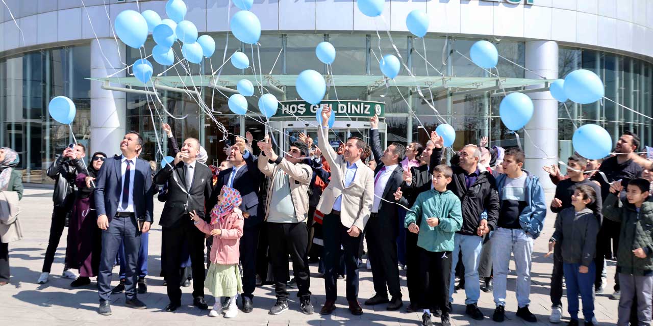 Karatay'da gökyüzü maviye boyandı