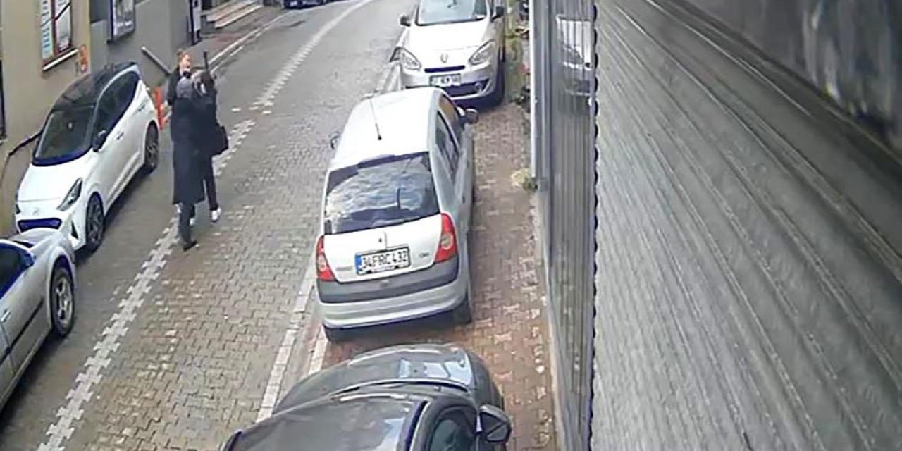 Sosyal medyadan tartıştıkları kadını sokak ortasında bayılana kadar dövdüler