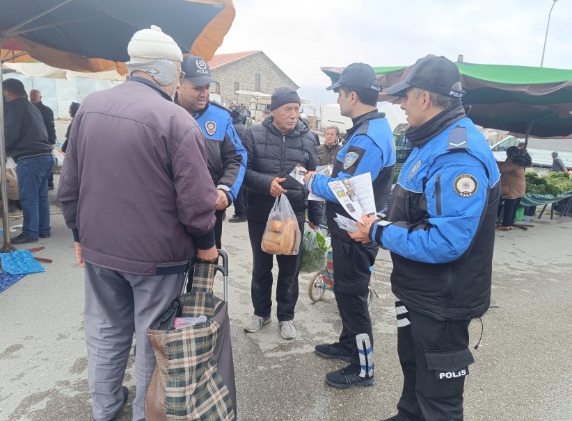 Birileri peşine düştü polis sokağa indi