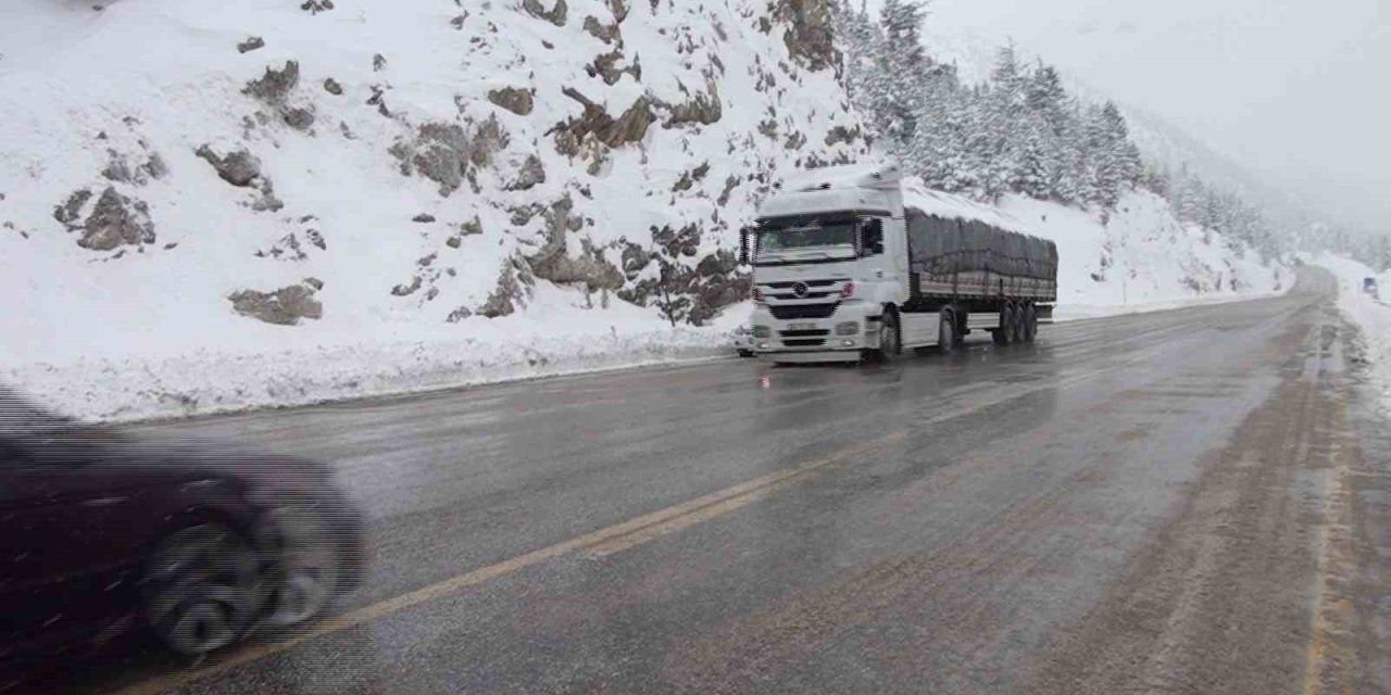 Alacabel’de son durum! Sabah başladı, 25 santimetreye ulaştı