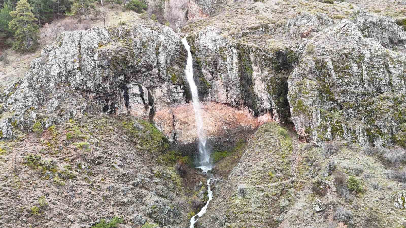Ankara'daki bu şelaleye bakan gözünü alamıyor