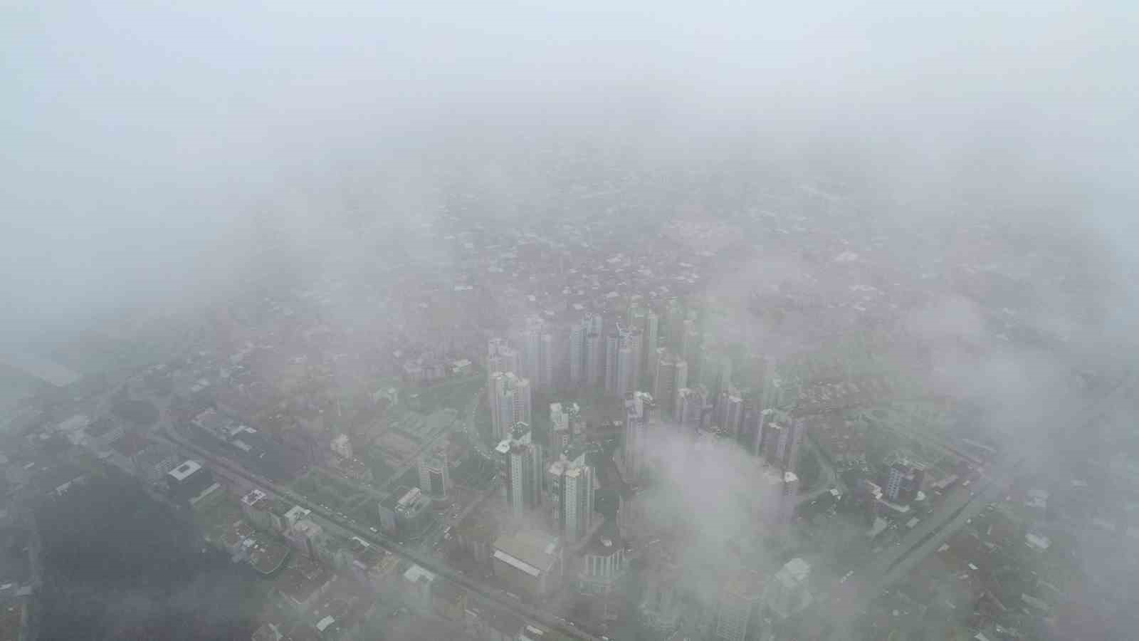 Bursa'da bulutlar alçağa indi