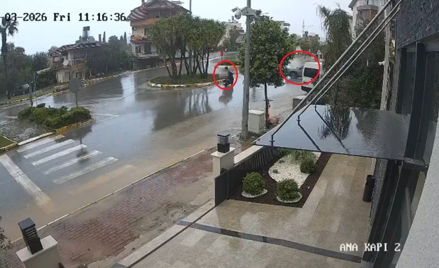 Havadan çamur yağdı yerde kazalar durmadı