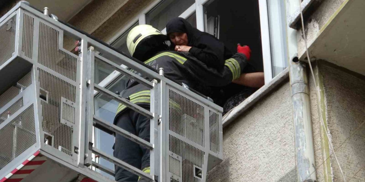 Konya'da Korkutan Yangın: 8 Kişi Son Anda Kurtarıldı!