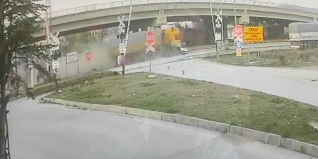 Ilgın'da Tırın Altına Aldığı Otomobil Metrelerce Sürüklendi: 1 Ölü