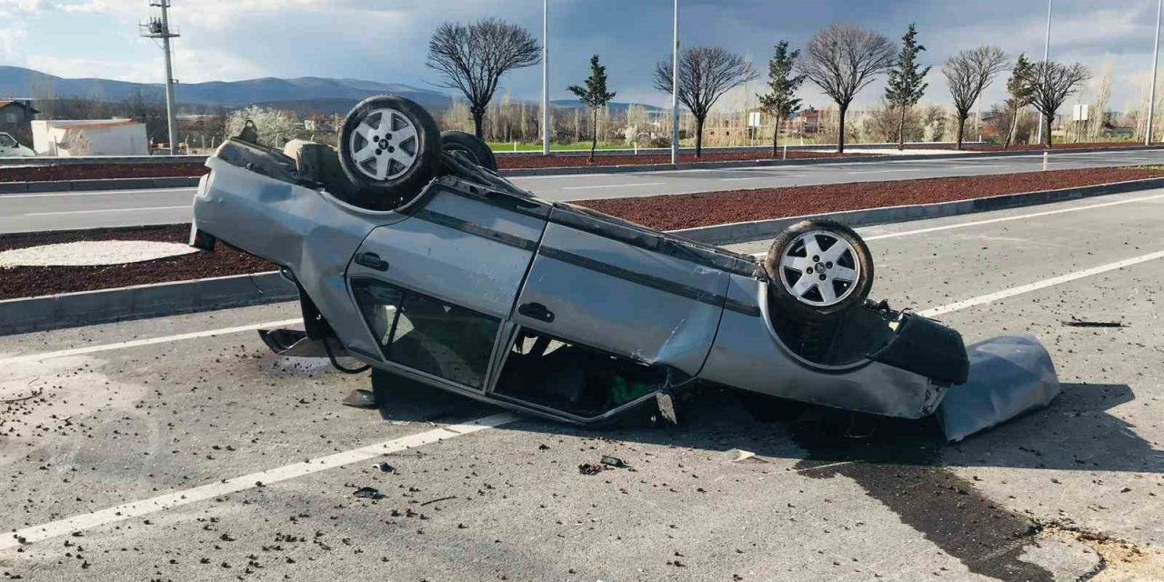 Görenleri dehşete düşüren kaza kamerada