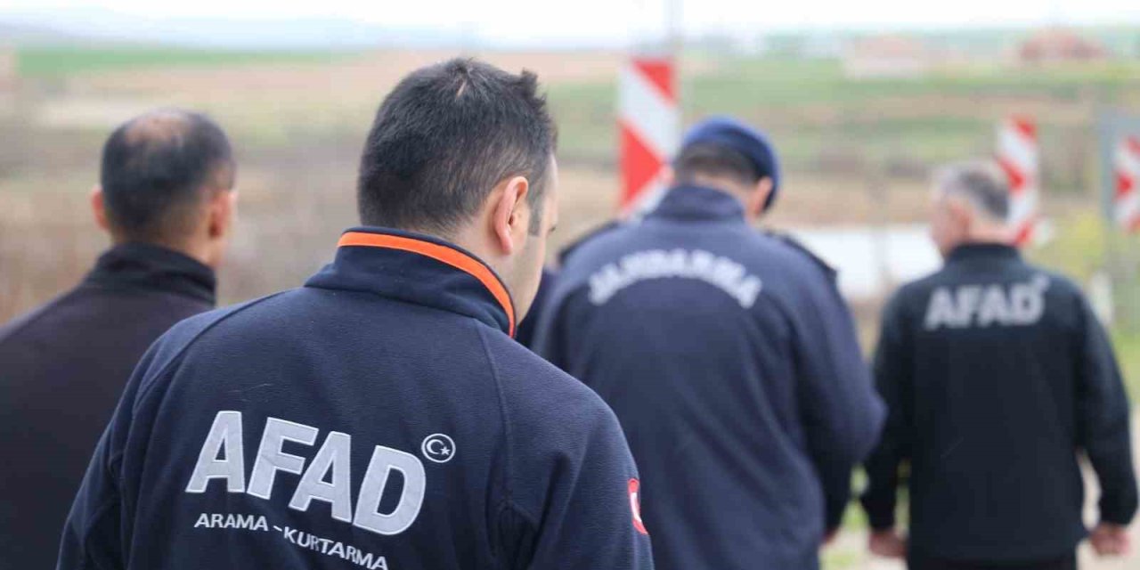 Mucurlu kayıp şahıs termal kameralı dronlar ile aranıyor