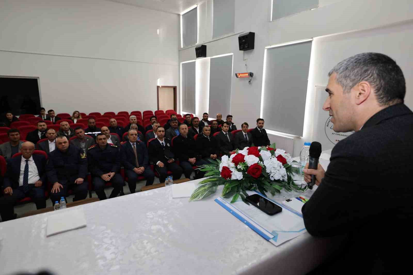 Vali hepsini topladı tek tek anlattı! Afyon'da hedef kamu koordinasyonu