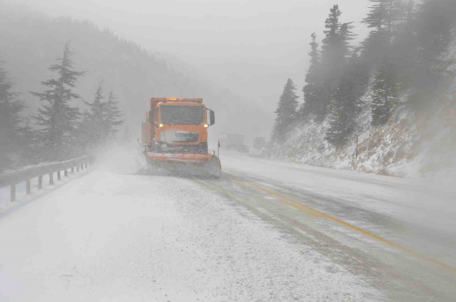 Konya sınırına kar yağdı