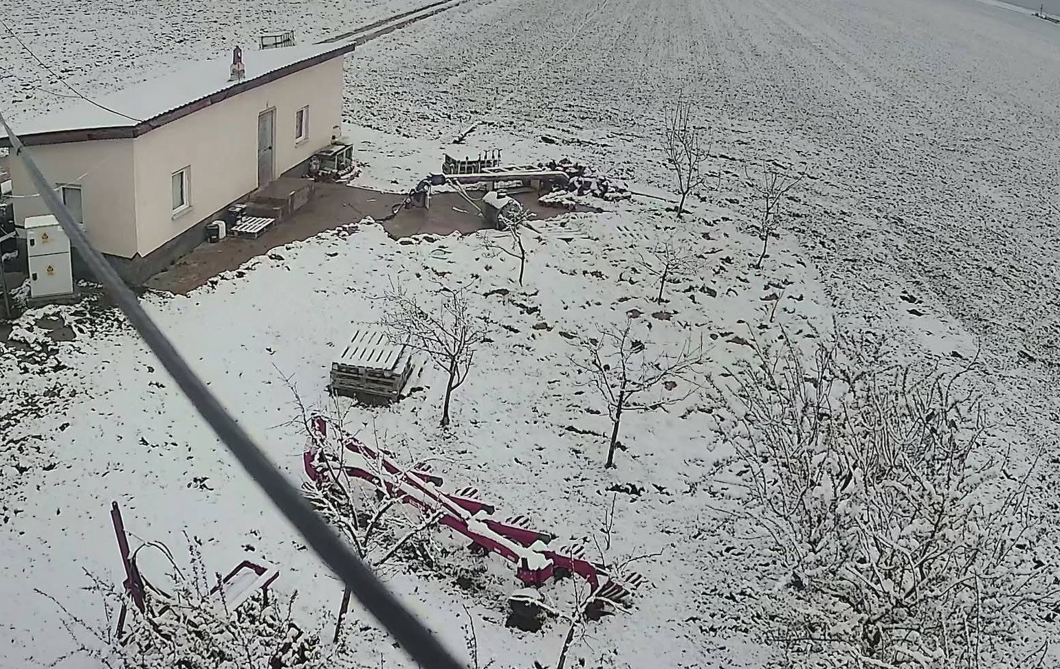 Konya'nın çölünde kar sürprizi