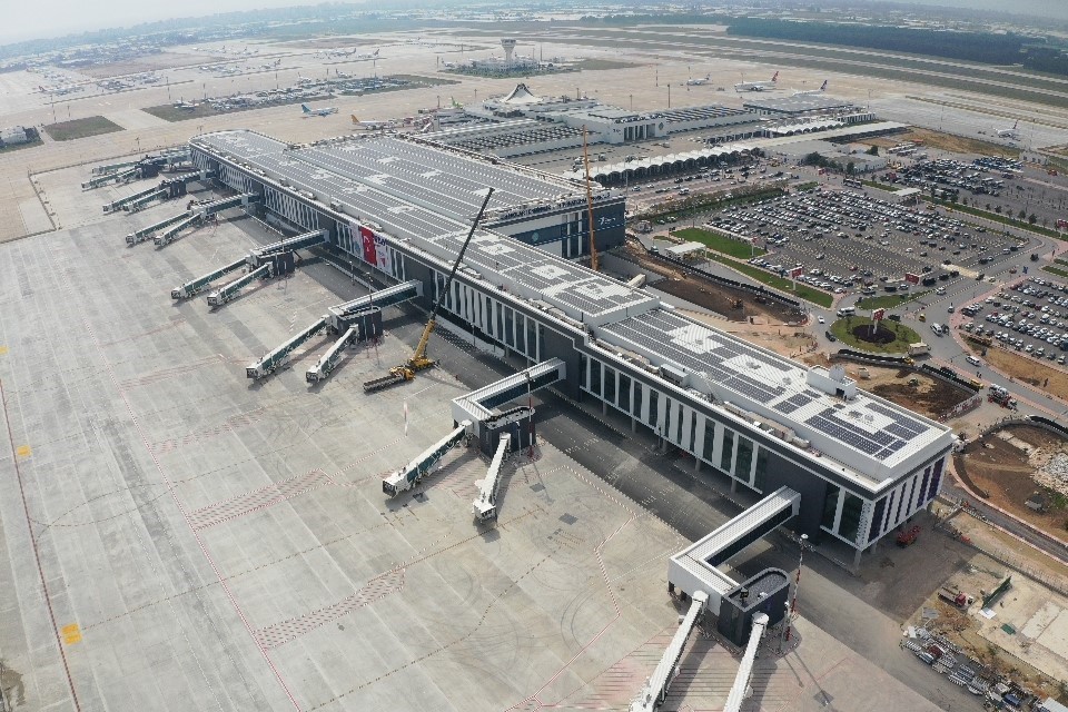 Antalya denizde değil havada rekor kırdı