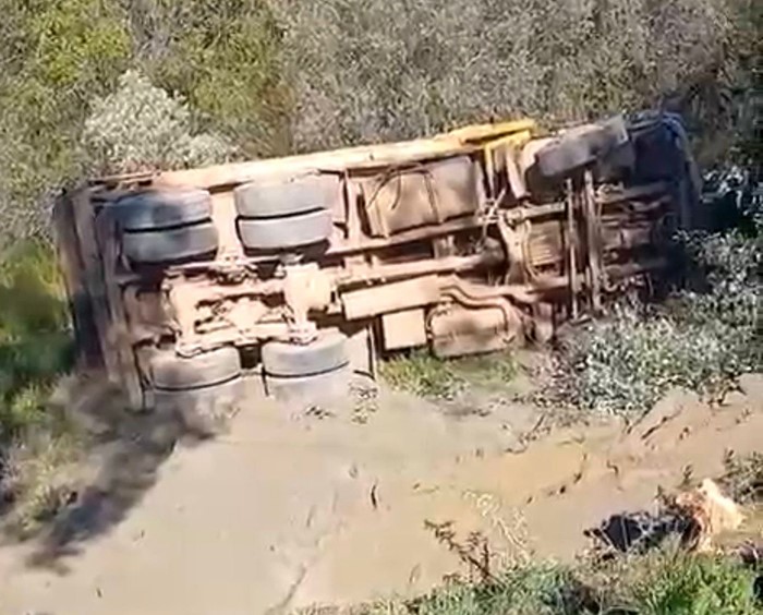 Alanya'da kaza! Şarampole devrildi