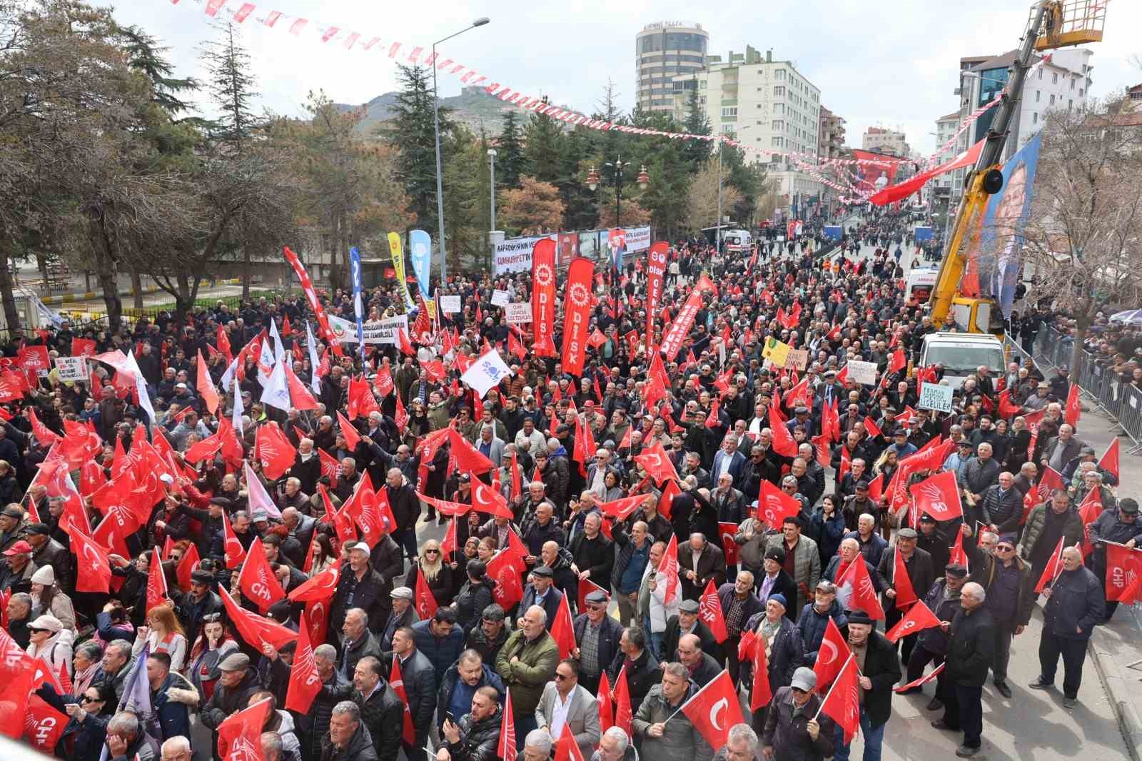 Özgür Özel'e Nevşehir'de şok pankart