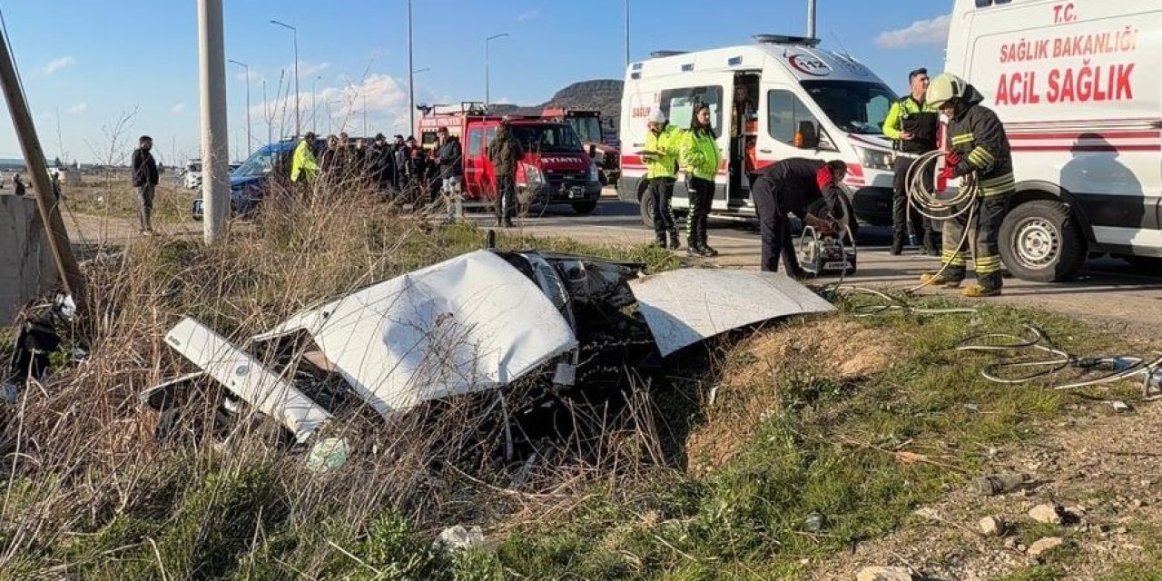 Seydişehir'de Otomobil Şarampole Devrildi! Yolcunun Durumu Kritik