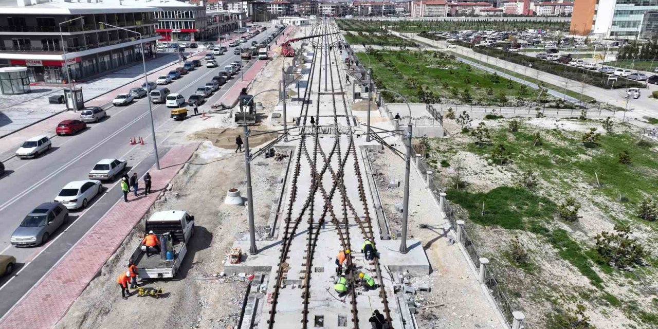 Raylar Şehri Sarıyor: Konya’nın Yeni Hattında Büyük İlerleme!