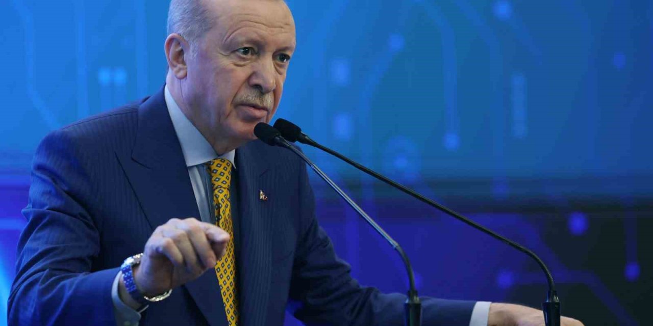 Erdoğan'dan 'Beka' Uyarısı: Aile Hedefteyse Devlet Tehlikededir!