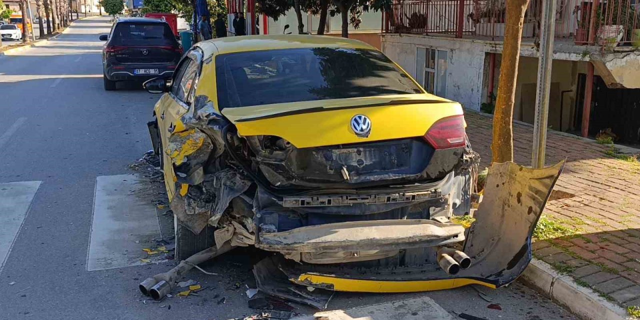 Park halindeki araçları hurdaya çevirdi, 3.41 promil alkollü çıktı