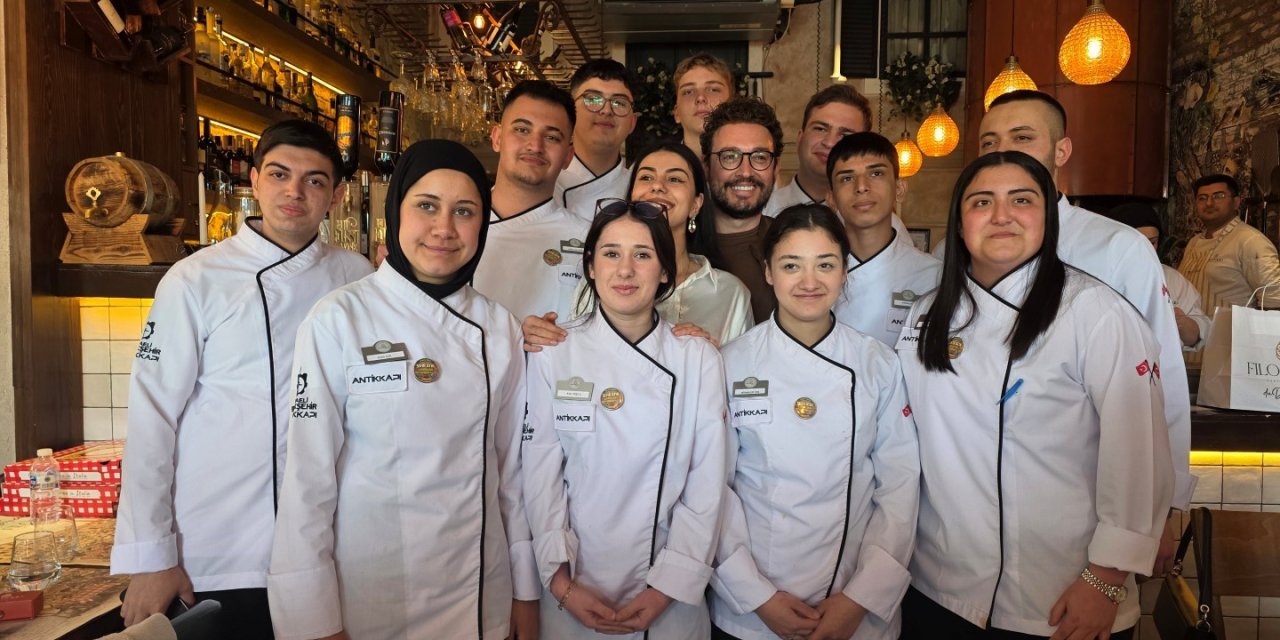 Genç aşçıların mutfak heyecanına ünlü şef Danilo Zanna ortak oldu
