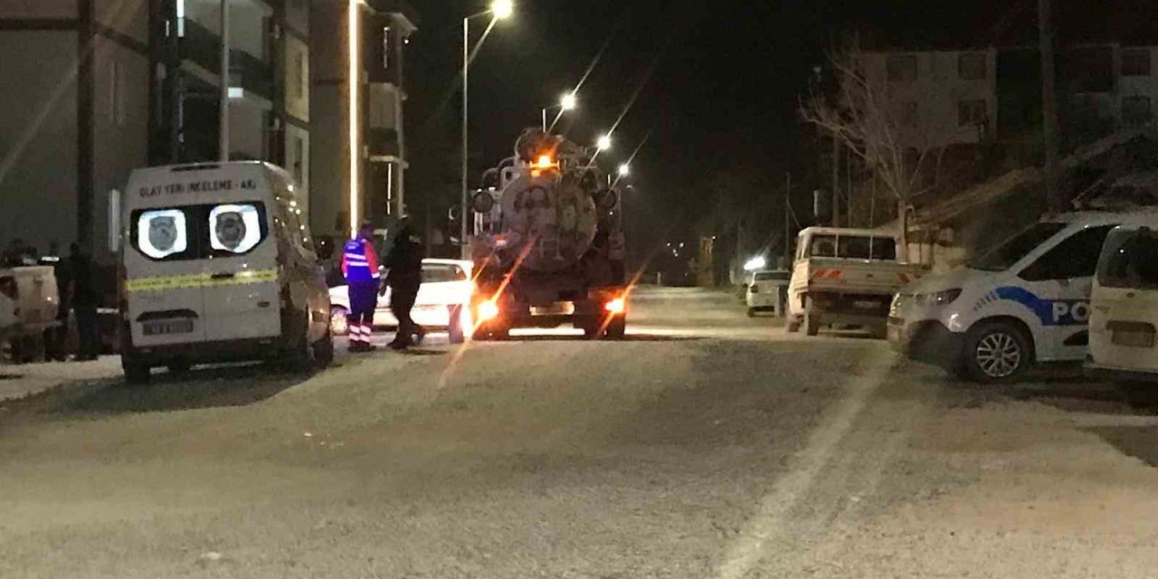 Ereğli’de Sokak Ortasında Bıçaklı Kavga