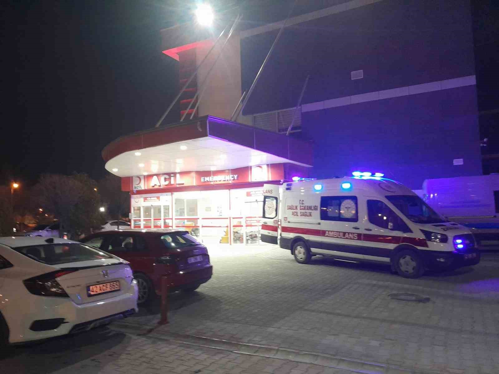 Hastane acil servislerinde kaza mesaisi! 4 kişiyi kaldırdılar