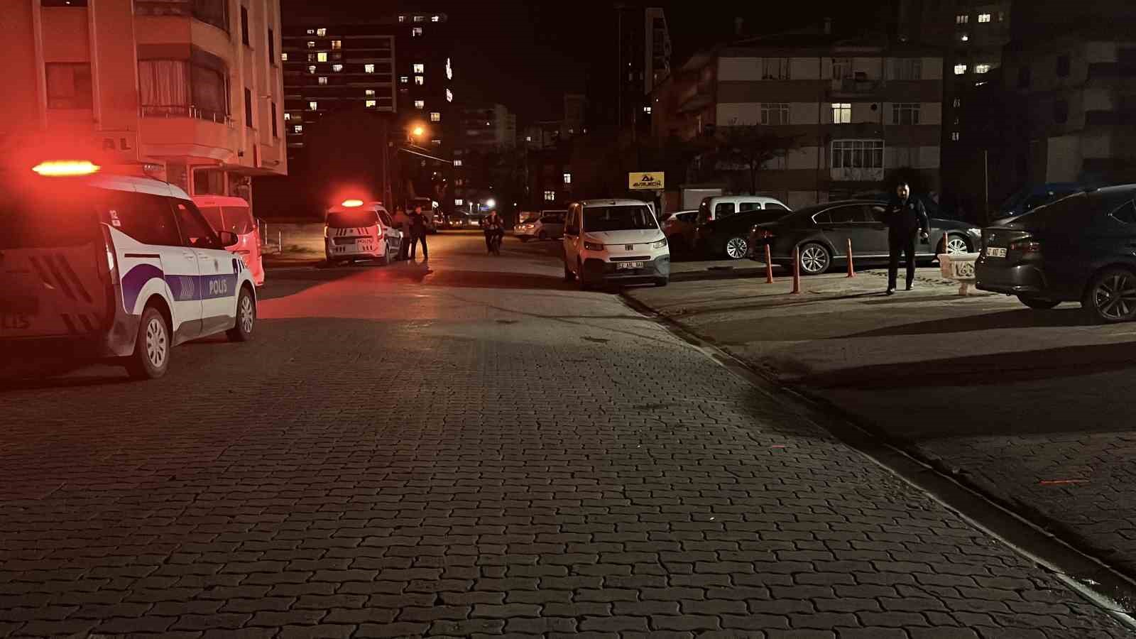 Konya’nın trend semtinde silahlar patladı