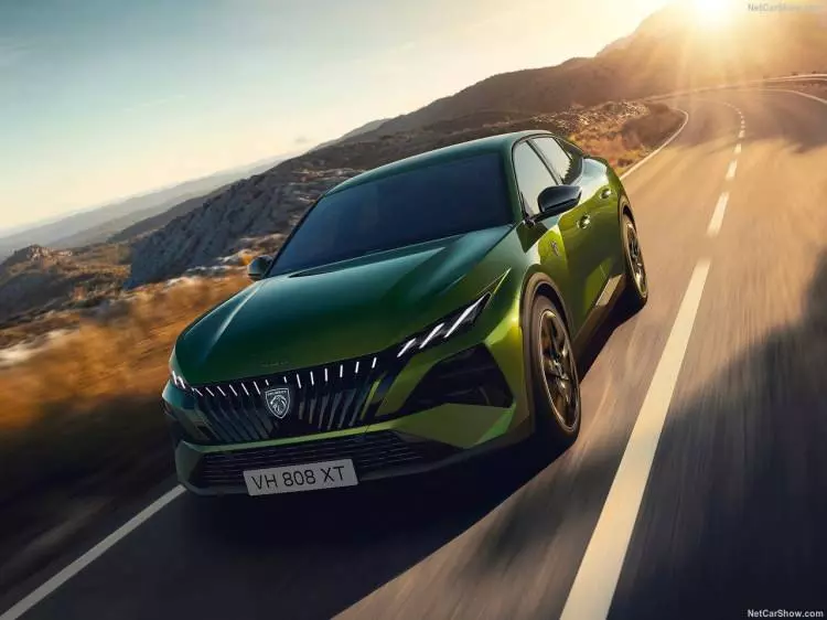 Peugeot 408 Türkiye’ye 536 litre bagaj, hibrit motor ve yeni logoyla geldi