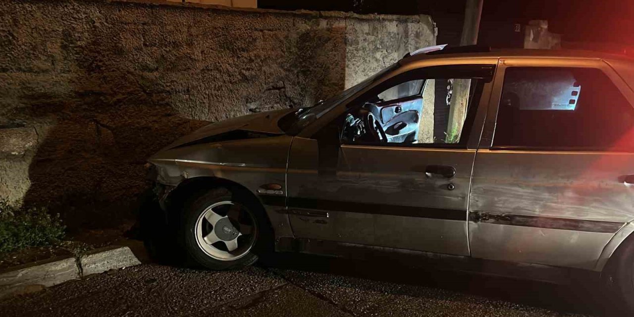 Polisten Kaçarken Duvara Çarptı! Koşarken Düşüp Yakalandı