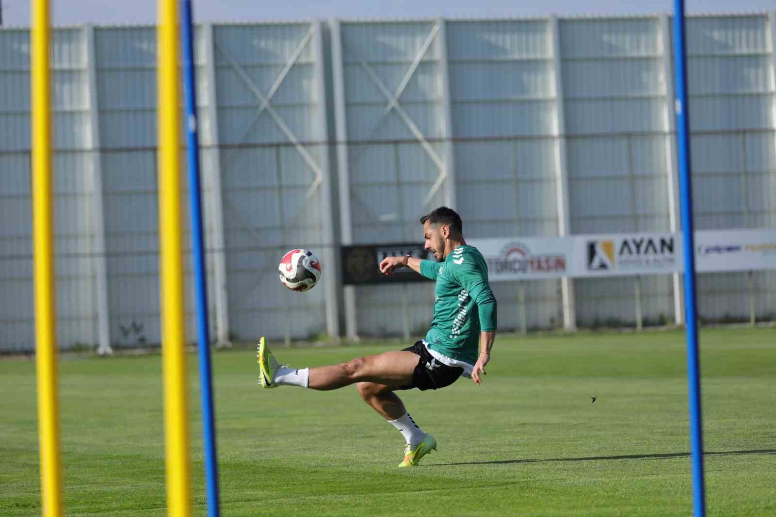 Konyaspor Fenerbahçe'yi bekliyor