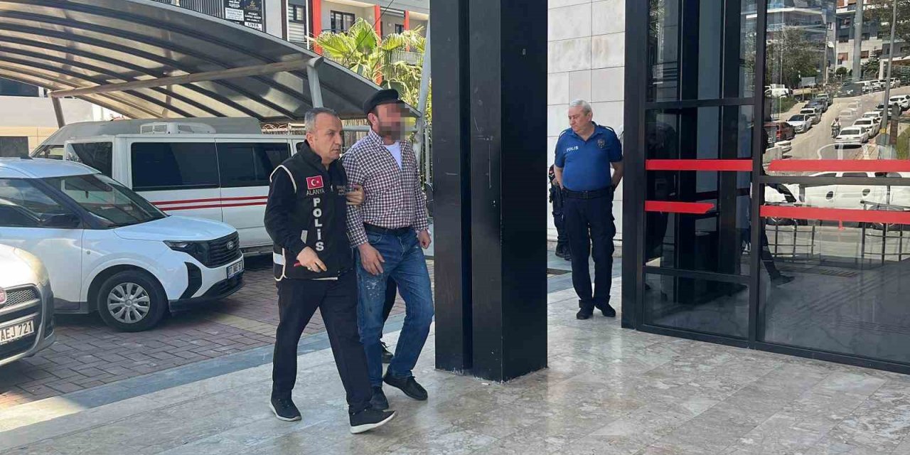 Sosyal Medya Paylaşımına Tutuklama: Cumhurbaşkanına Hakaret Suçlaması