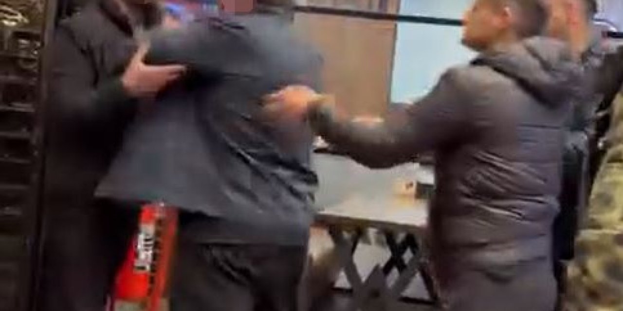 Siparişi geç geldi diye çalışanların üzerine yürüdü