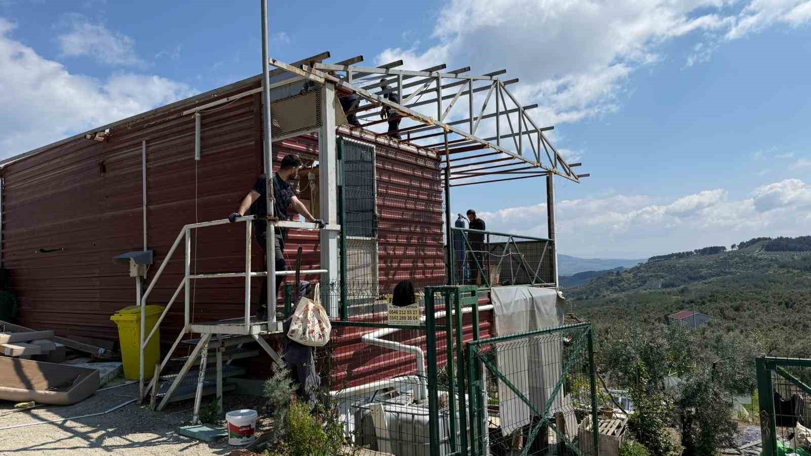 Bursa'da hobi bahçesi yıkımı sürüyor