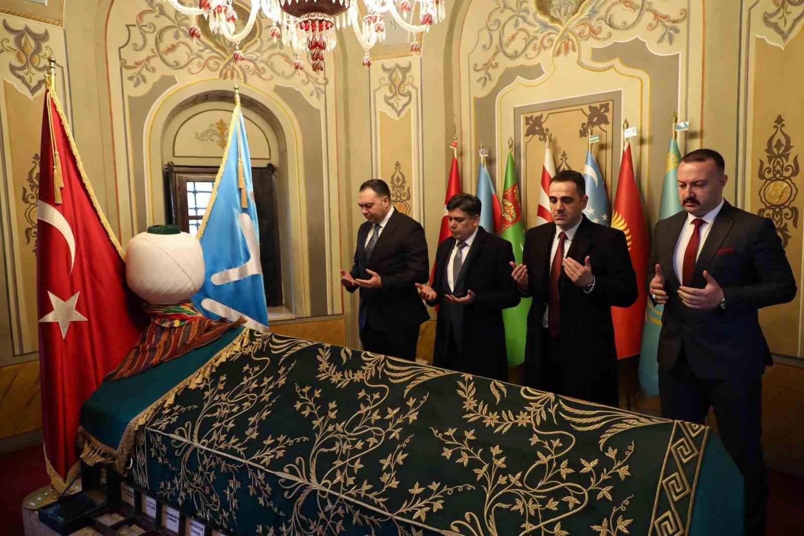 İlk ziyaret Ertuğrul Gazi'ye!