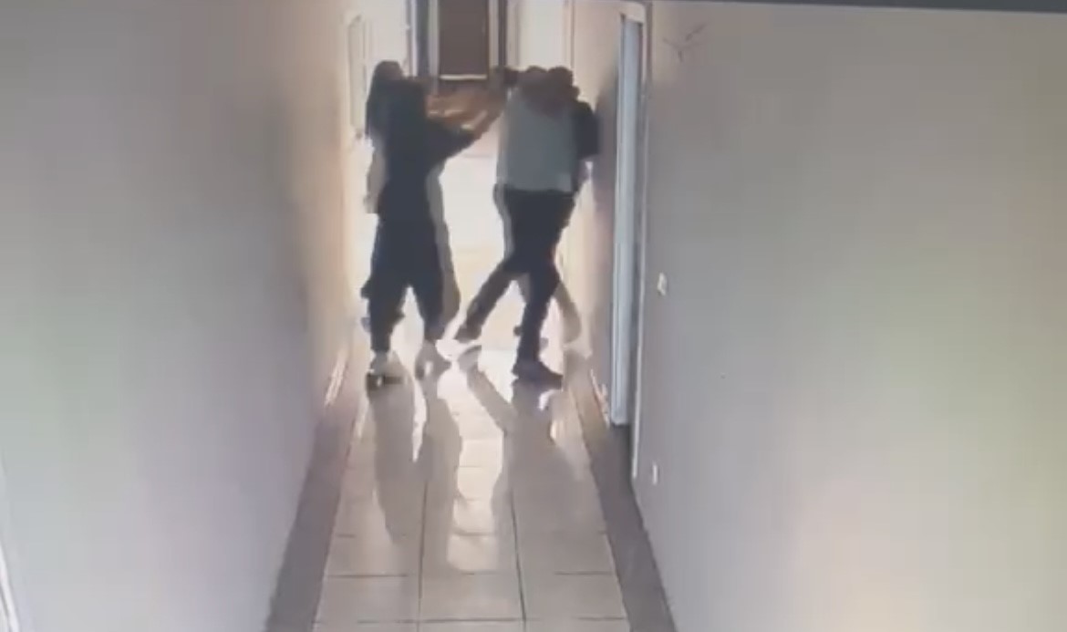 Kardeş Kavgasında Kan Aktı: Araya Giren Çalışan Vuruldu