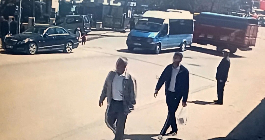 Ankara’da kamyonun üzerinden geçtiği yabancı uyruklu çocuk hayatını kaybetti