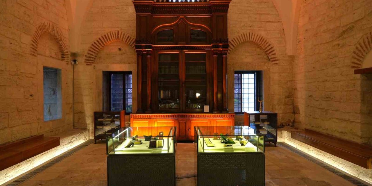 Padişahın Elleriyle Şekillenen Tarih: Abdülhamid Han Dolabı!