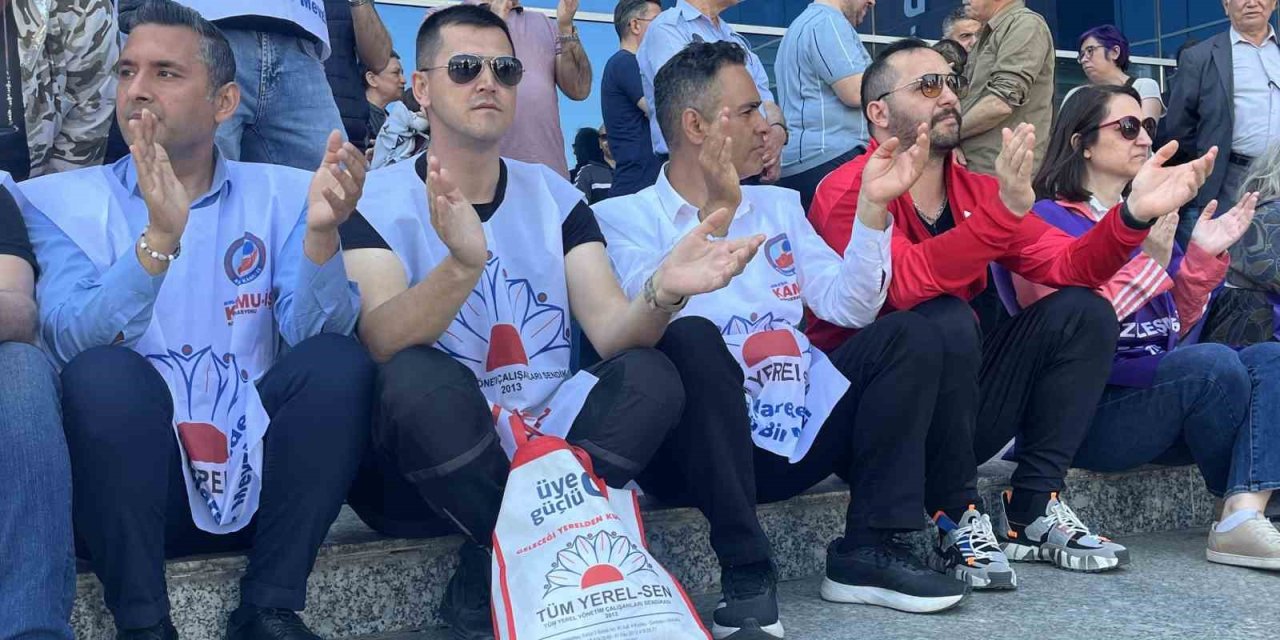 Belediyelerde maaş krizi: 3 ilçede memurlar iş bıraktı