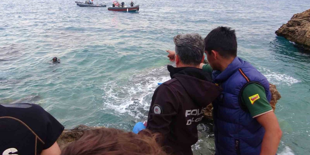 Denizde boğulan gencin kimliği parmak izinden belirlendi