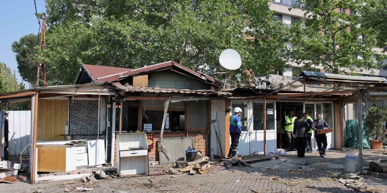Kentsel Dönüşümün Önündeki Engel Kaldırıldı: 1050 Konutlar’da Yıkım Tamam