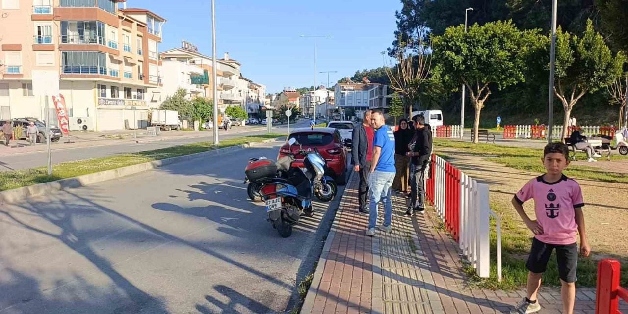 Yola kaçan futbol topu kazaya neden oldu