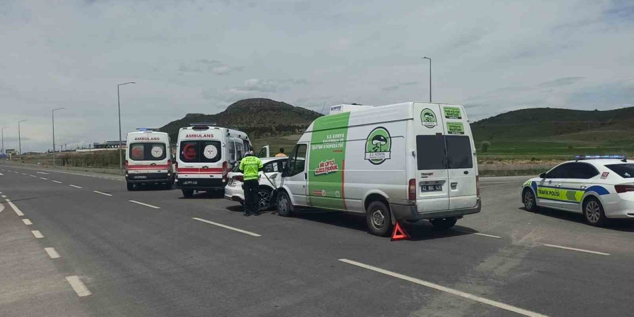 Seydi Şifa Kavşağı’nda kaza: Aynı aileden 4 yaralı
