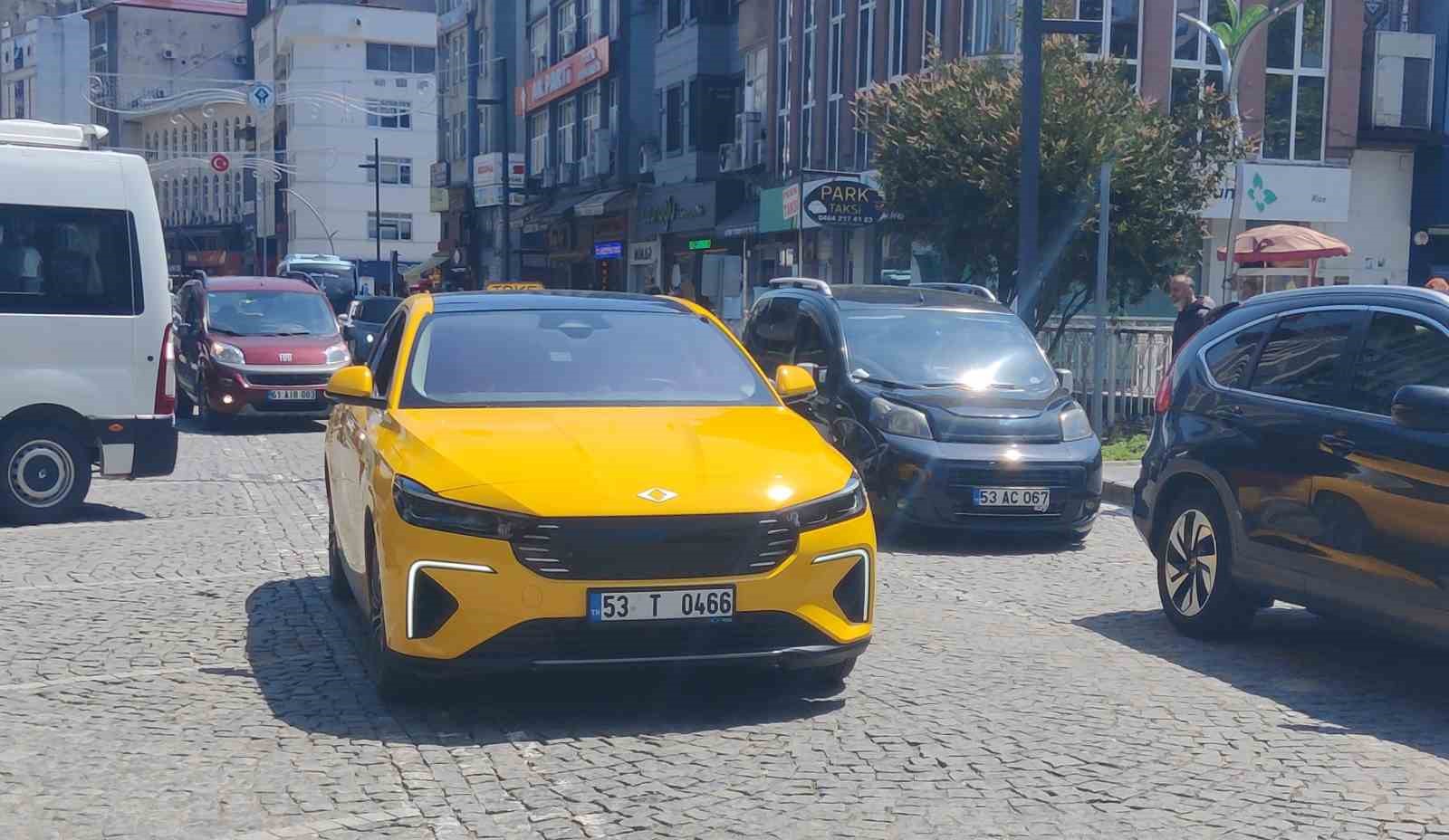 Togg alıp taksi yaptı