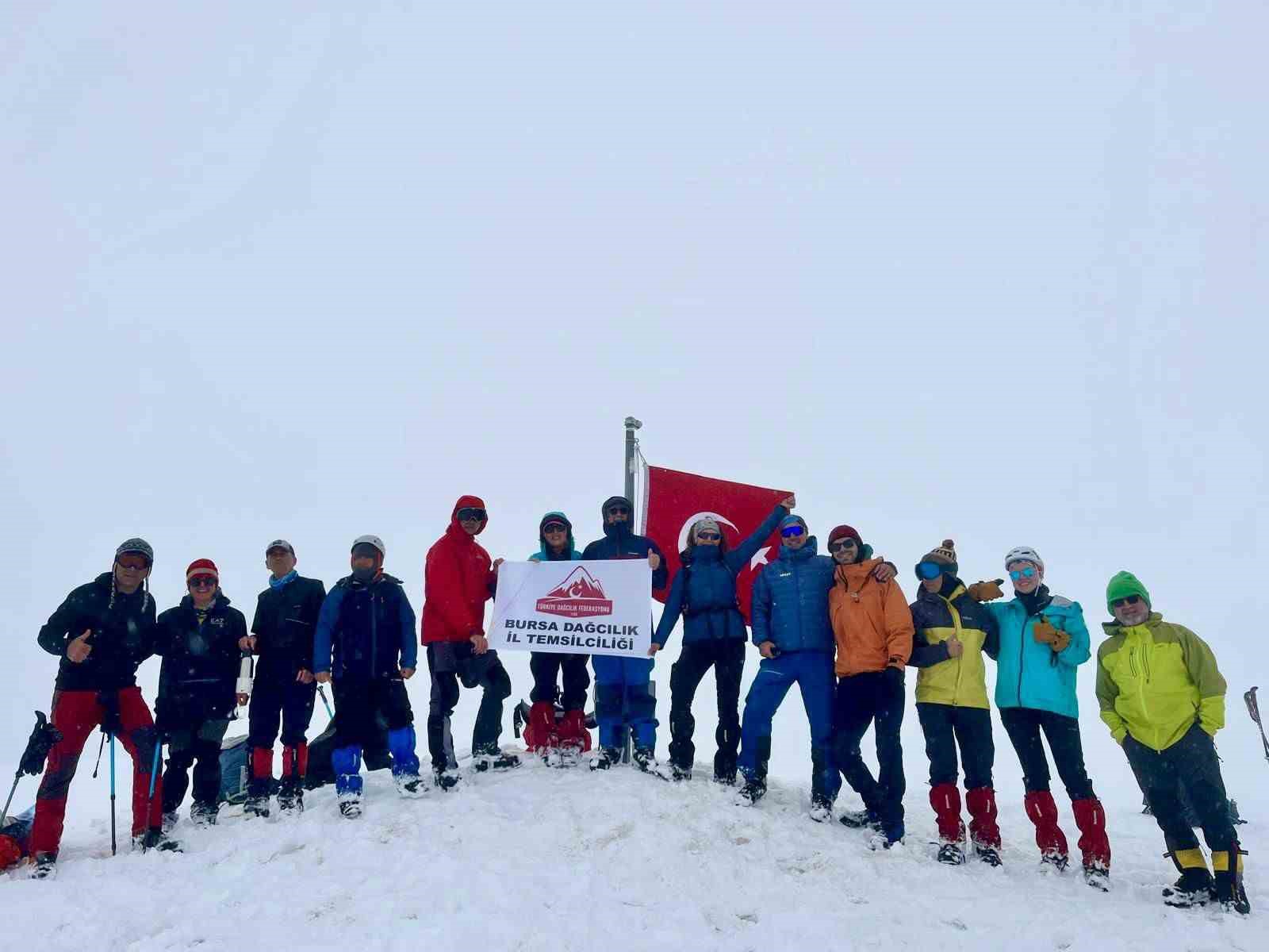 Uludağ'da kar kalınlığı 2 metre