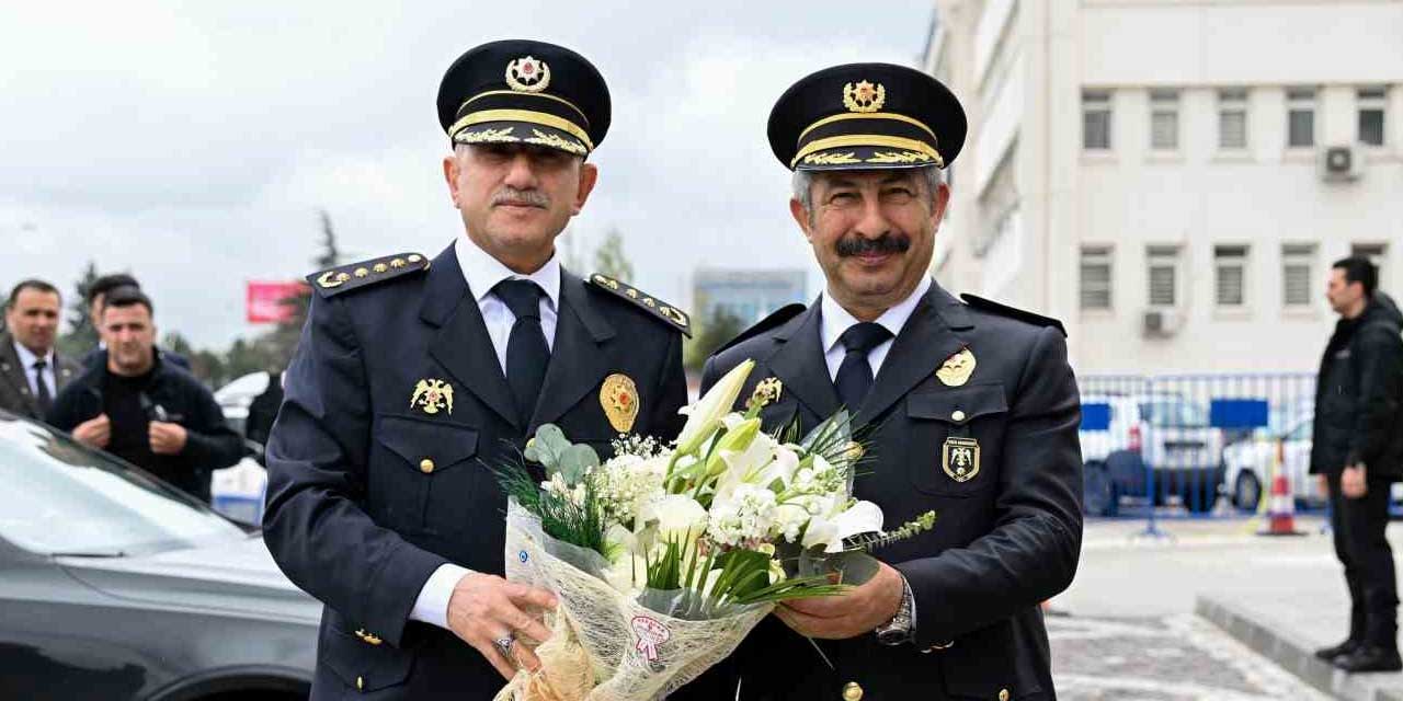 Konya'dan giden müdür daha önce giden müdürden görevi devraldı